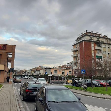 Sleep&Go Airlines Pisa Hotel Exterior photo
