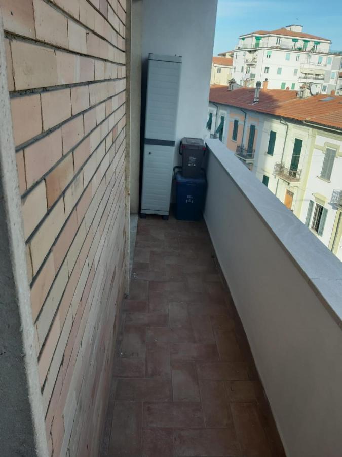 Sleep&Go Airlines Pisa Hotel Exterior photo
