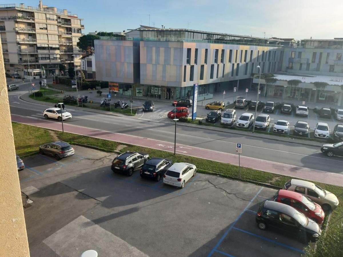Sleep&Go Airlines Pisa Hotel Exterior photo